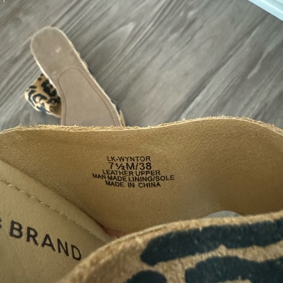 Lucky Brand Wyntor Leopard Animal Print Leather Slides Wedges Sandals 7.5 - Picture 4 of 4